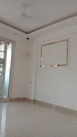 Room in 3 BHK Apartment at Conscient Habitat 102, Sector 102 – for Sale