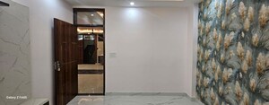 Room in 3 BHK Builder Floor at Pratap Vihar – for Sale
