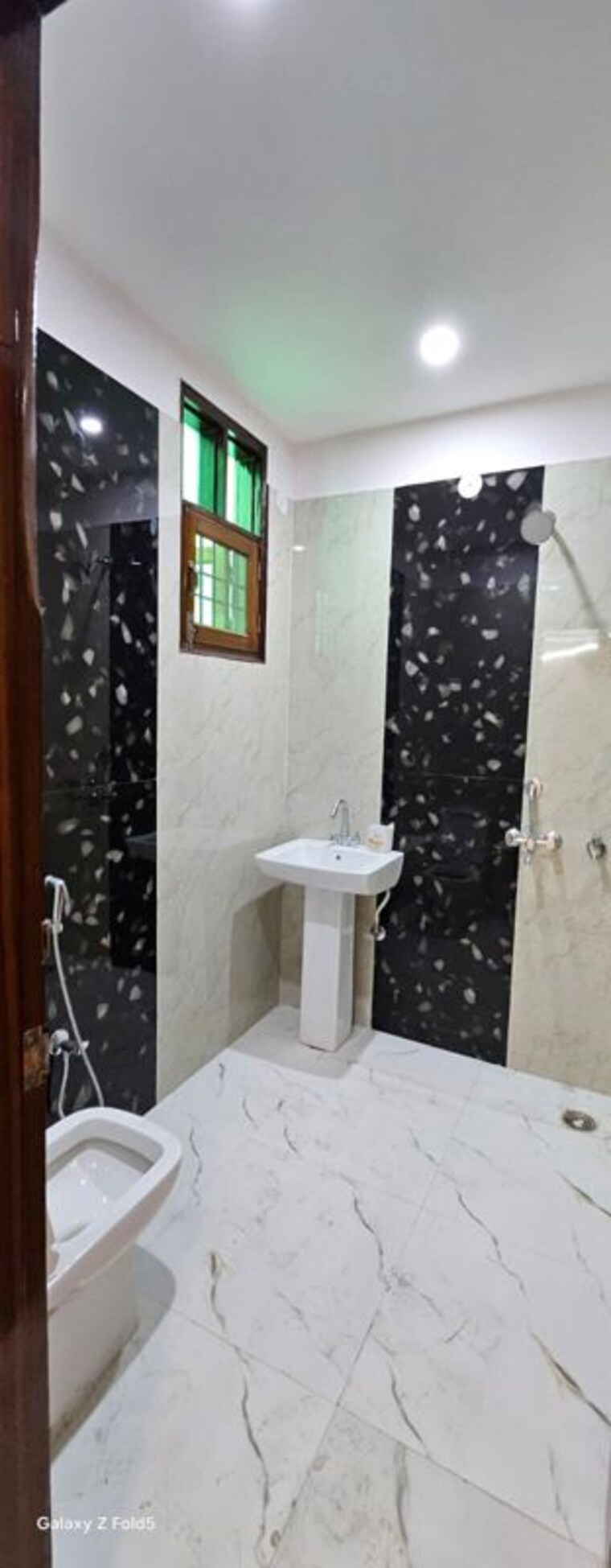 Bathroom, pratap vihar 3 Bedroom 1100 Sq.Ft. Builder Floor In Pratap Vihar Ghaziabad 10580418