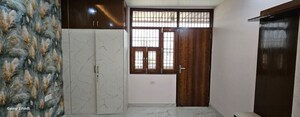 Room in 3 BHK Builder Floor at Pratap Vihar – for Sale