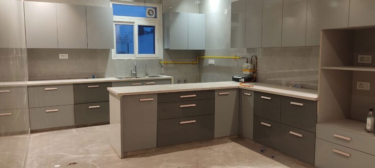 Kitchen, lok vihar 3 Bedroom 285 Sq.Yd. Builder Floor In Lok Vihar Delhi 10580454