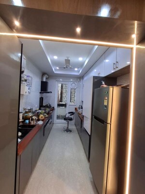 Building Lobby in 3 BHK Apartment at Smart World Orchard, Sector 61 – for Rent
