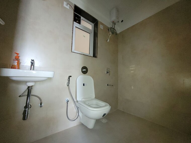 Bathroom, puranik-city-reserva 2 Bedroom 650 Sq.Ft. Apartment In Ghodbunder Road Thane 10580461