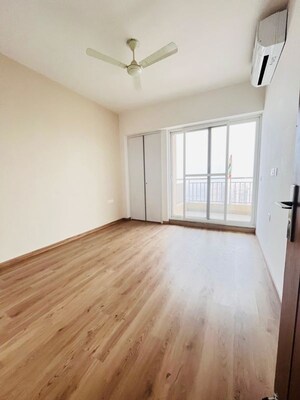 Room in 4 BHK Apartment at ABA Ivy County, Sector 75 – for Rent