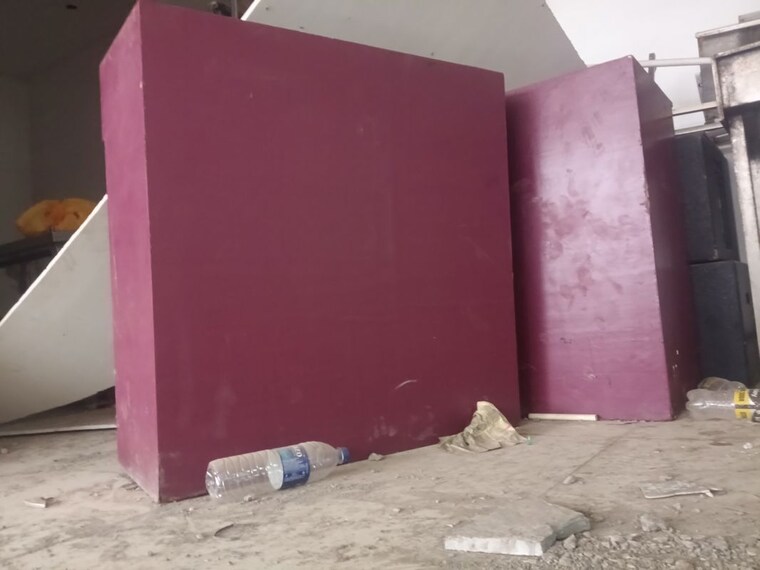 Room, mm-height Commercial Shop 1600 Sq.Ft. In Kurla East Mumbai 10580490