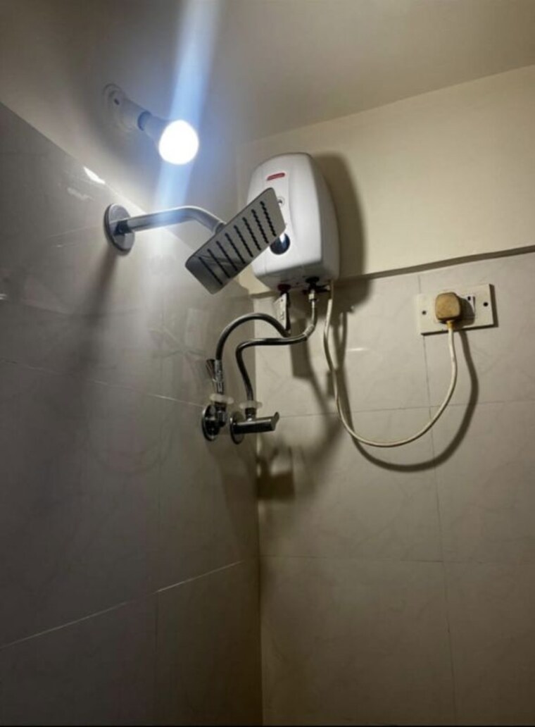 Bathroom, dadar west 1 Bedroom 650 Sq.Ft. Apartment In Dadar West Mumbai 10580483