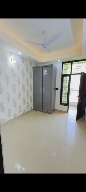 Room in 3 BHK Builder Floor at Pratap Vihar – for Sale