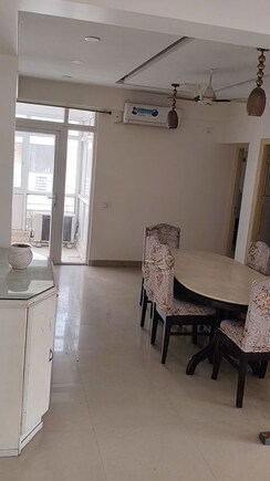 3.5 BHK + Extra Room Apartment For Rent in Satguru Apartments