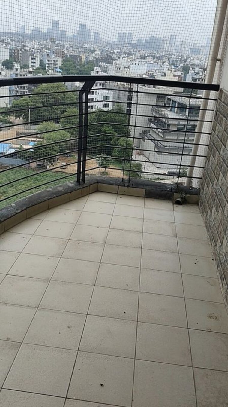 Balcony, satguru-apartments 3.5 Bedroom 2800 Sq.Ft. Apartment In Sector 52 Gurgaon 10580496