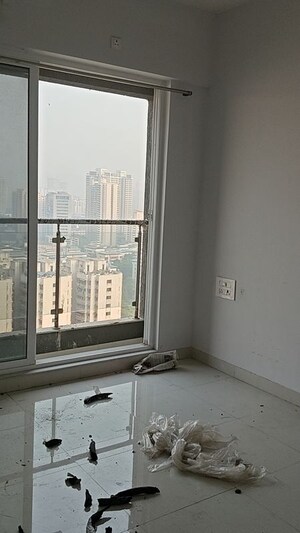 Room in 2 BHK Apartment at Thane West – for Rent