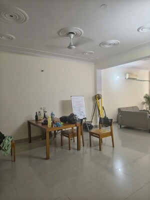 Living Room in 3 BHK Independent House at Sector 46 – for Rent