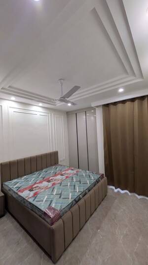 Bedroom in 2 BHK Builder Floor at Sector 40 – for Rent