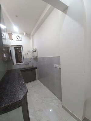 Kitchen in 2 BHK Builder Floor at Sector 40 – for Rent