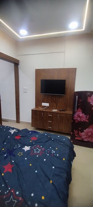 Bedroom in Studio Apartment at DLF Capital Greens Phase I And II, Moti Nagar – for Rent