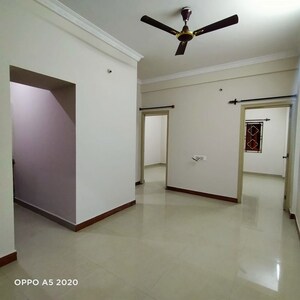 Room in 2 BHK Builder Floor at Hsr Layout Sector 3 – for Rent