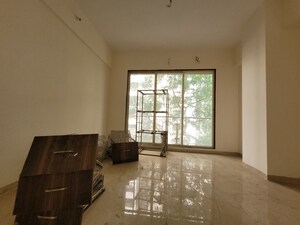 Room in 1.5 BHK Apartment at Haware Estate, Kasarvadavali – for Rent