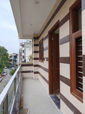 Balcony in 3 BHK Builder Floor at Sharma Homes 1, Sector 37 – for Rent