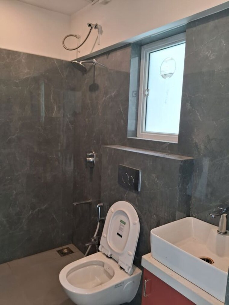 Bathroom, navratna-chs-santacruz-east 2 Bedroom 1000 Sq.Ft. Apartment In Santacruz East Mumbai 10580551