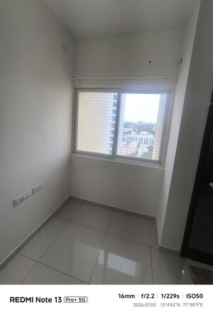Room in 2 BHK Apartment at Vajram Newtown, Thanisandra Main Road – for Rent