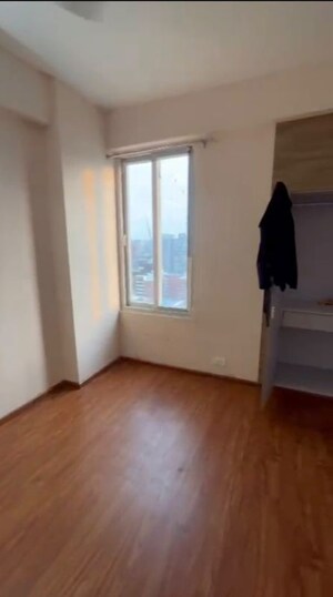 Room in 2 BHK Apartment at Supertech Eco Village II, Sector 16b Greater Noida – for Rent