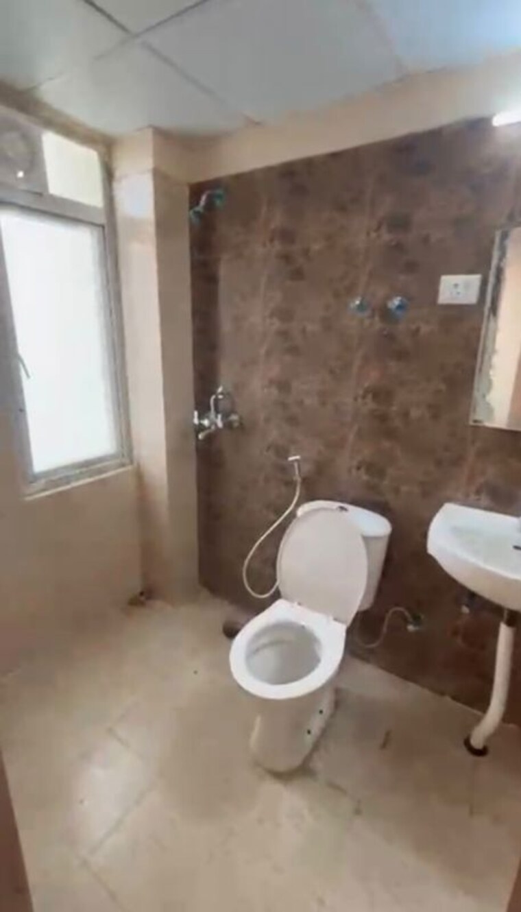 Bathroom, supertech-eco-village-ii 2 Bedroom 890 Sq.Ft. Apartment In Sector 16b Greater Noida Greater Noida 10580582