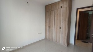 Room in 2 BHK Apartment at Shapoorji Pallonji Vicinia, Powai – for Rent