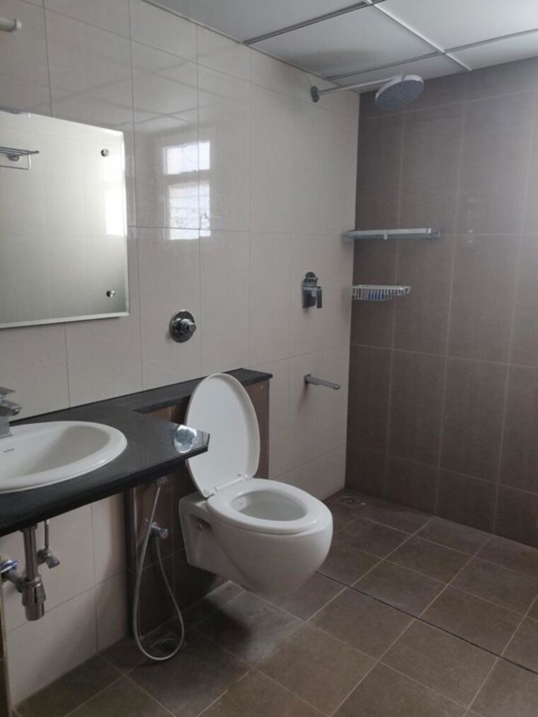 Bathroom, purva-palm-beach 3 Bedroom 1679 Sq.Ft. Apartment In Hennur Road Bangalore 10580594