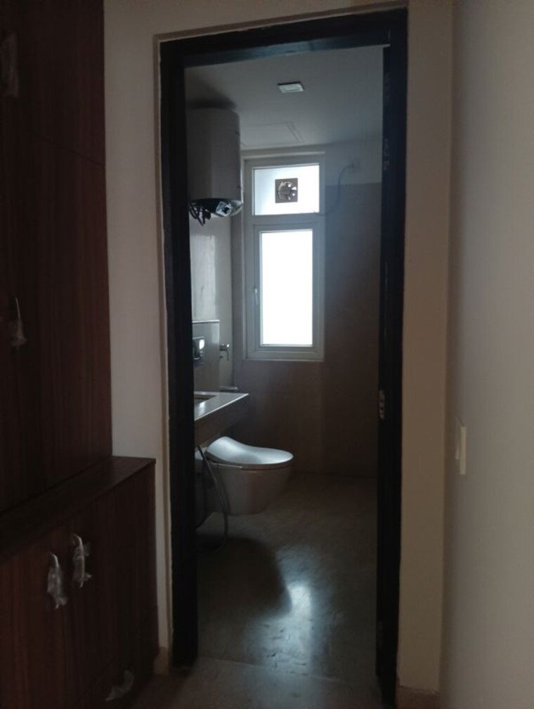 Bathroom, puri-diplomatic-greens-phase-i 3 Bedroom 1700 Sq.Ft. Apartment In Sector 111 Gurgaon 10580587