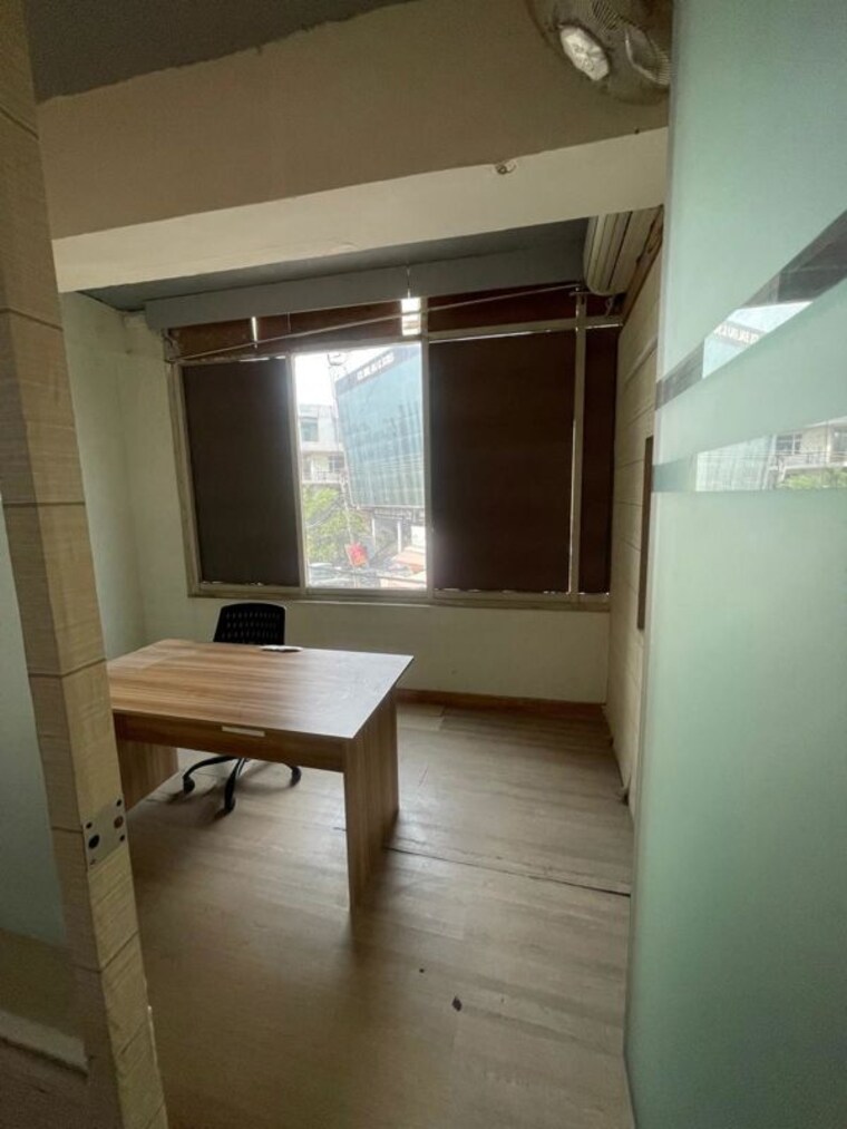 Room, ghitorni Commercial Co Working Space 1000 Sq.Ft. In Ghitorni Delhi 10571895