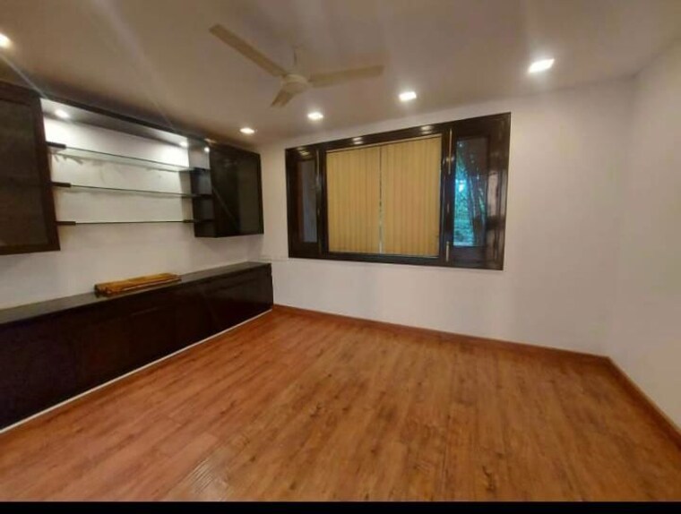 Room, gadaipur 5 Bedroom 9000 Sq.Ft. Villa In Gadaipur Delhi 10571694