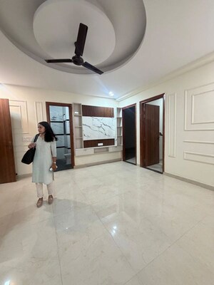 Parking in 2 BHK Builder Floor at Patel Nagar – for Rent