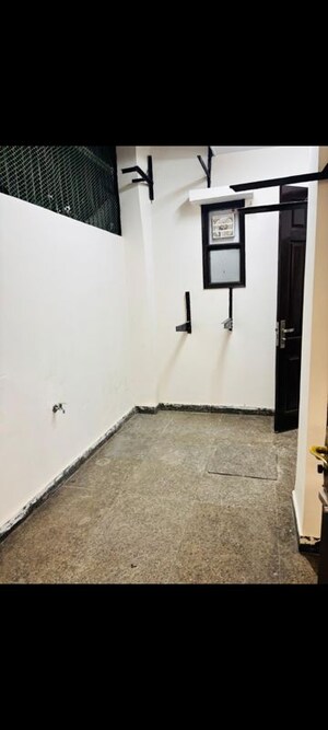 Room in 3 BHK Builder Floor at Kanha Apartments Indirapuram, Shakti Khand 2 – for Rent
