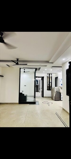 Bedroom in 3 BHK Builder Floor at Kanha Apartments Indirapuram, Shakti Khand 2 – for Rent