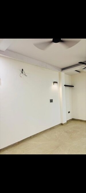 Room in 3 BHK Builder Floor at Kanha Apartments Indirapuram, Shakti Khand 2 – for Rent
