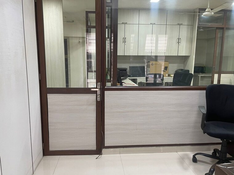 Room, sheetal-enclave-malad-west Commercial Office Space 600 Sq.Ft. In Malad West Mumbai 10580705