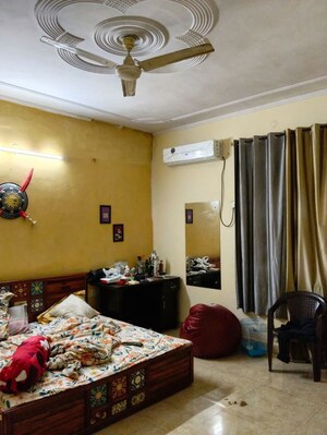Living Room in 2 BHK Builder Floor at Sector 15 – for Rent
