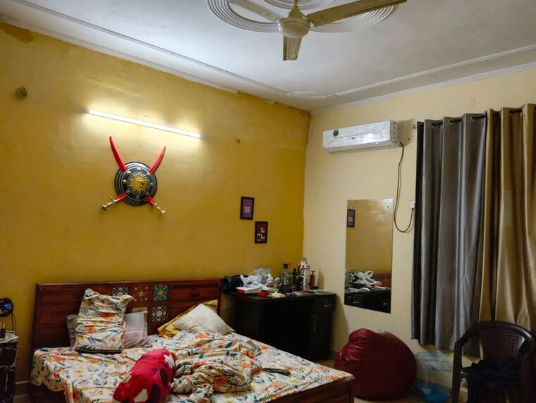 Bedroom, sector 15 2 Bedroom 1800 Sq.Ft. Builder Floor In Sector 15 Gurgaon 10580696