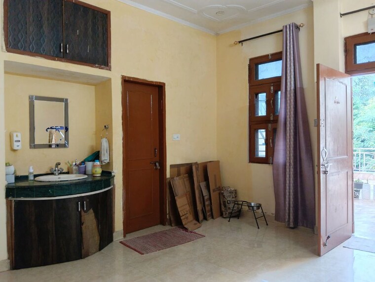 Living Room, sector 15 2 Bedroom 1800 Sq.Ft. Builder Floor In Sector 15 Gurgaon 10580696