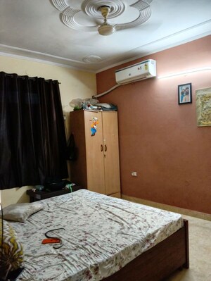 Bedroom in 2 BHK Builder Floor at Sector 15 – for Rent