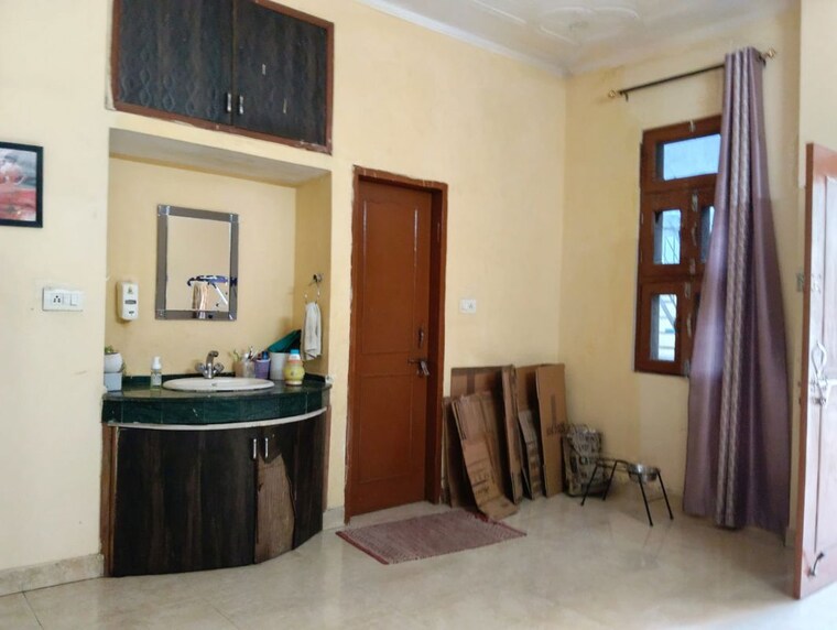 Living Room, sector 15 2 Bedroom 1800 Sq.Ft. Builder Floor In Sector 15 Gurgaon 10580696