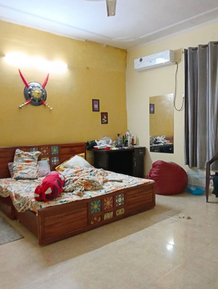Bedroom, sector 15 2 Bedroom 1800 Sq.Ft. Builder Floor In Sector 15 Gurgaon 10580696
