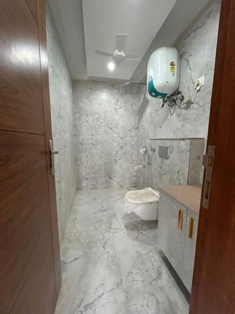 Bathroom, saket 4 Bedroom 1850 Sq.Ft. Apartment In Saket Delhi 10580720