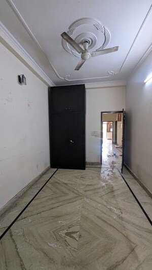 Room in 3 BHK Builder Floor at Kanha Apartments Indirapuram, Shakti Khand 2 – for Rent