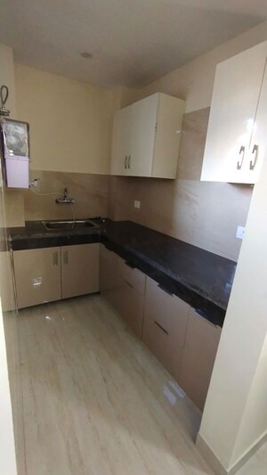 Kitchen in 2 BHK Builder Floor at Sector 46 – for Rent