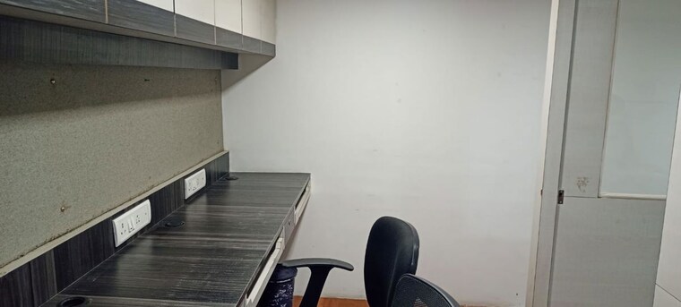 undefined, evershine-mall Commercial Office Space 130 Sq.Ft. In Malad West Mumbai 10580739