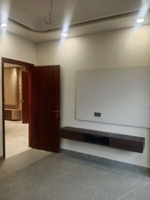 Room in 3.5 BHK Builder Floor at Baberpur Mandi – for Rent