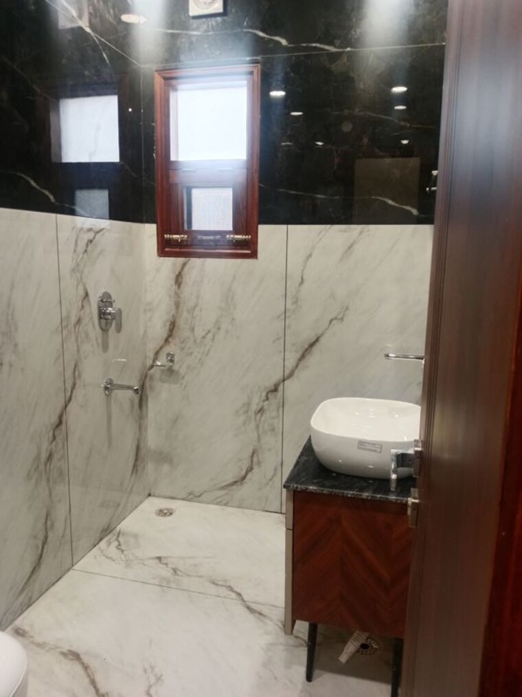 Bathroom, baberpur mandi 3.5 Bedroom 1985 Sq.Ft. Builder Floor In Baberpur Mandi Panipat 10580742