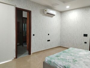 Room in 4 BHK Apartment at Vasant Kunj – for Rent