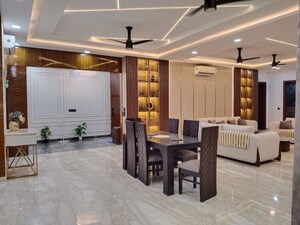 Gym in 4 BHK Apartment at Vasant Kunj – for Rent
