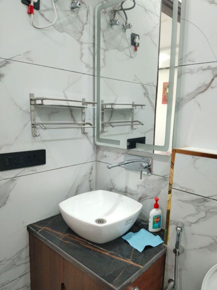 Bathroom, vasant kunj 4 Bedroom 3200 Sq.Ft. Apartment In Vasant Kunj Delhi 10580758